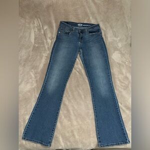 Levi’s Signature Women’s Jeans Size 32x32 Modern Boot Cut.